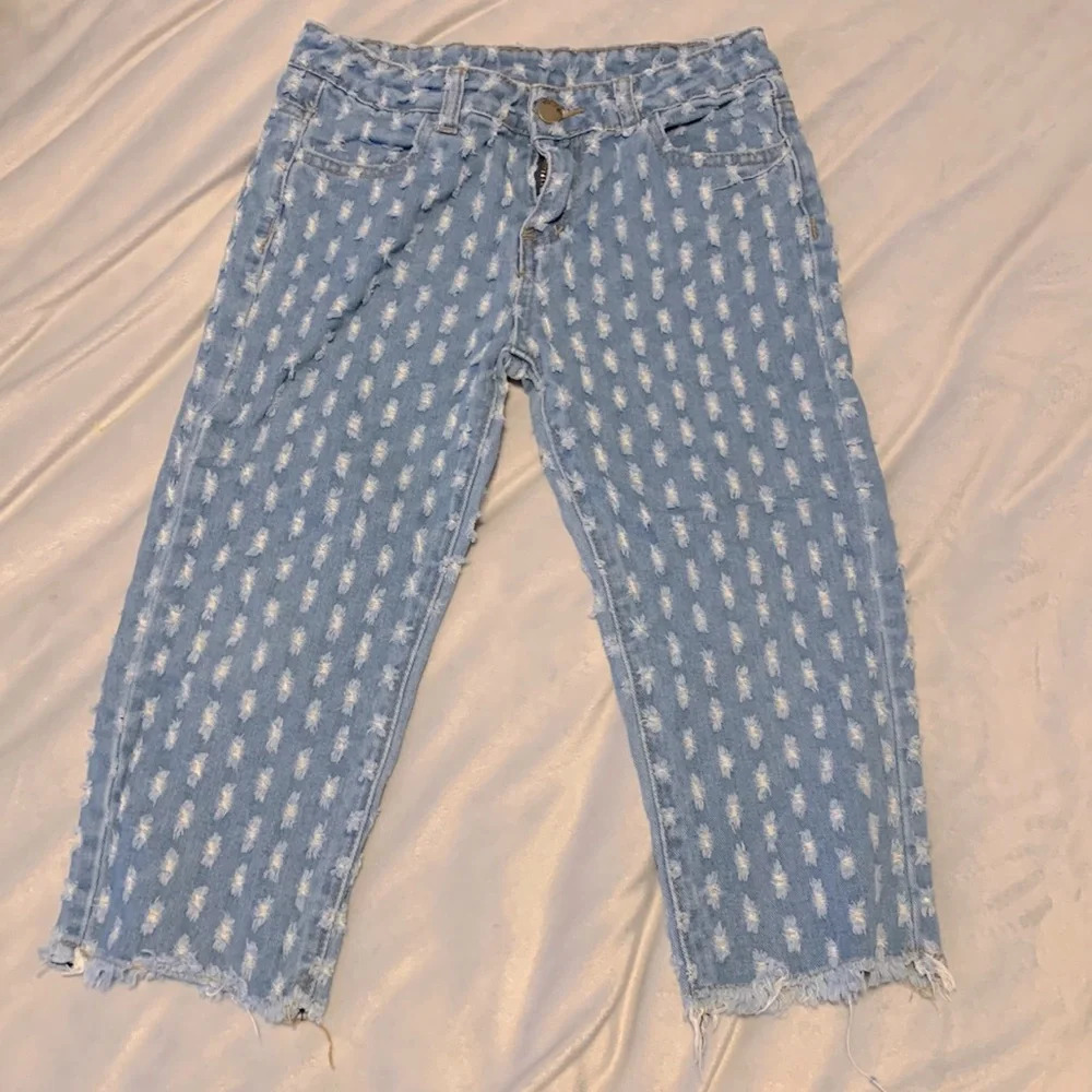 M.L. Kids size 10 straight leg distressed polka dot pattern light wash raw hem